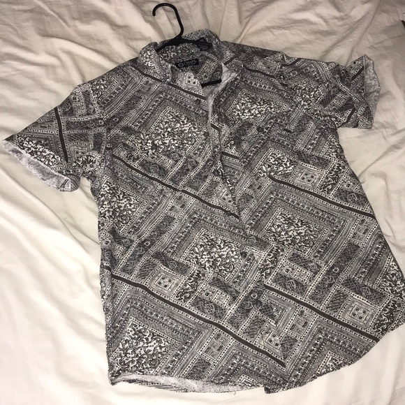 CHAPS Collared Short Sleeve Shirt - Picture 1 of 3
